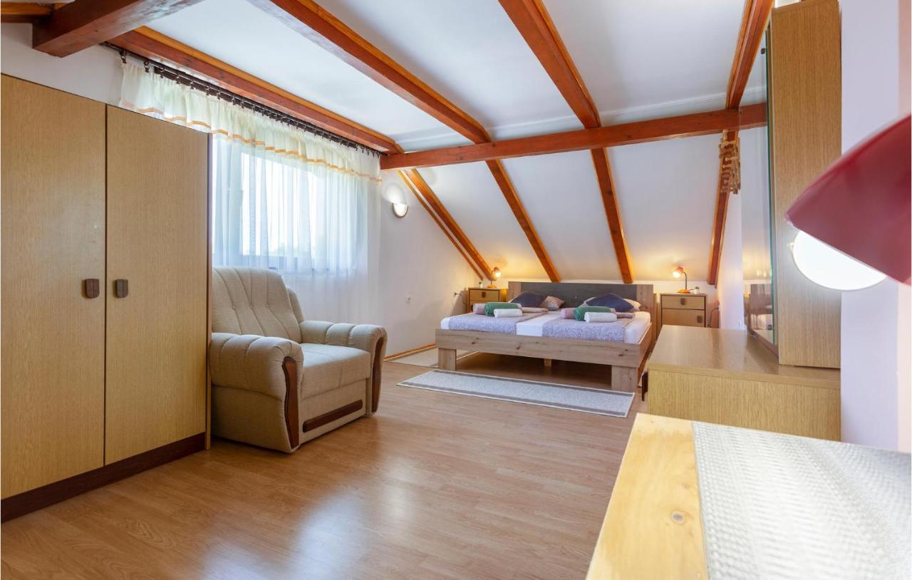 Beautiful Apartment In Matulji With Wifi Екстер'єр фото
